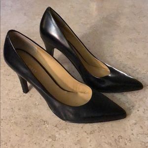 Nine West Black Leather Gwendle Heels